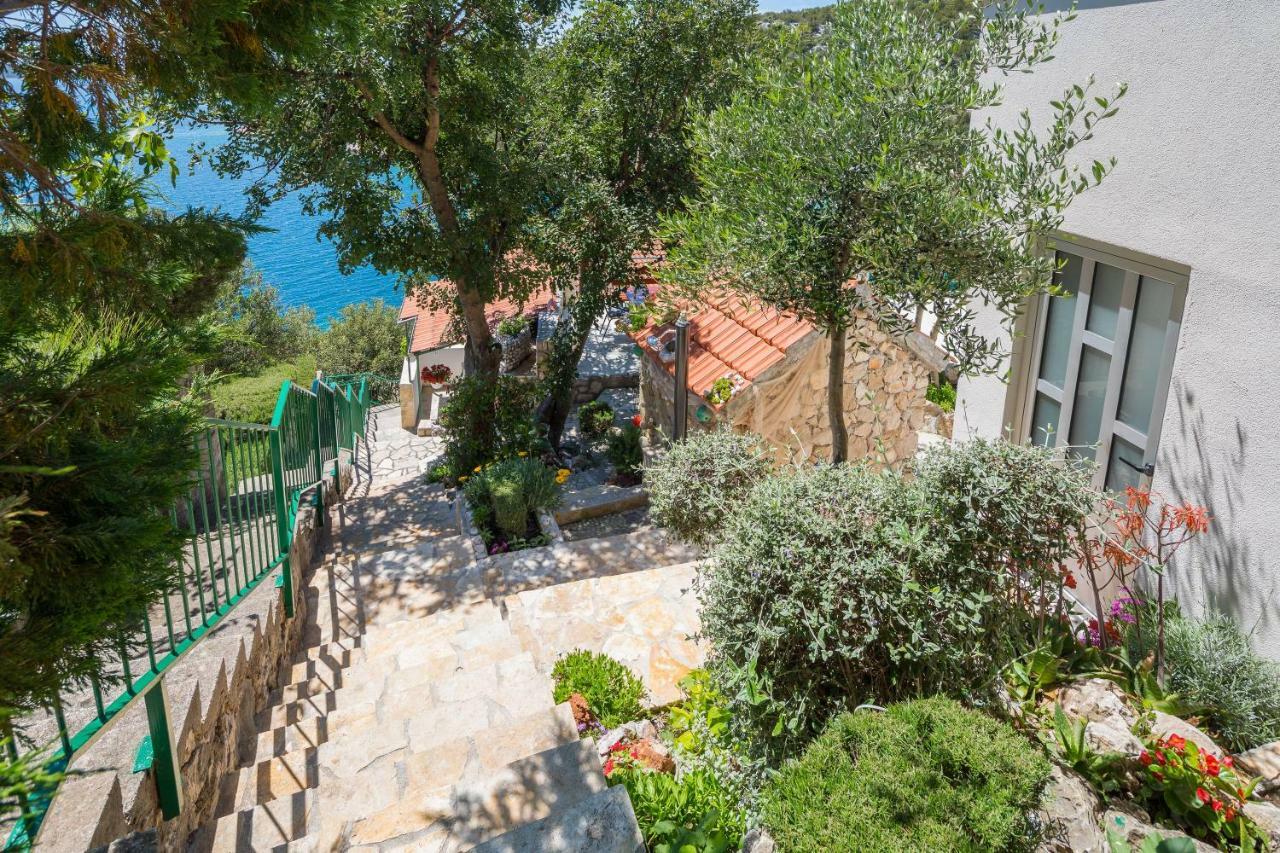 Apartments Amavi Vinišće Exteriér fotografie